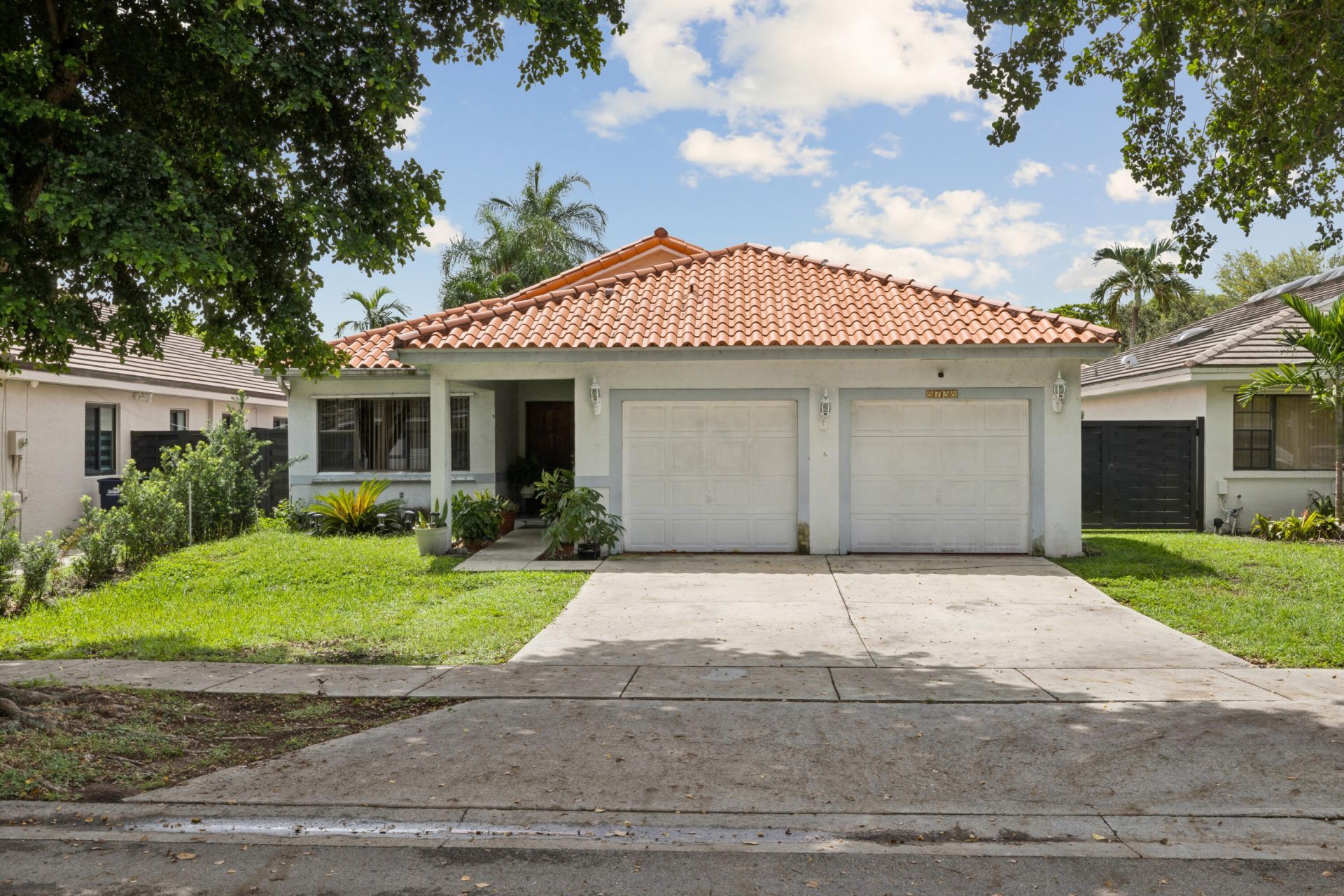 8738 NW 150th Terrace, Miami Lakes, FL 33018 Photo