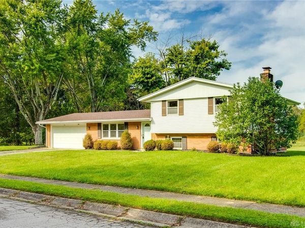 1620 Randall Road, Yellow Springs Vlg, OH 45387