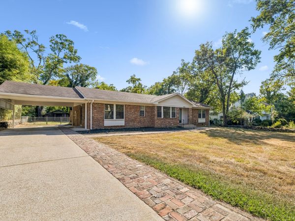 909 Hillcrest Ave , Columbia, TN 38401