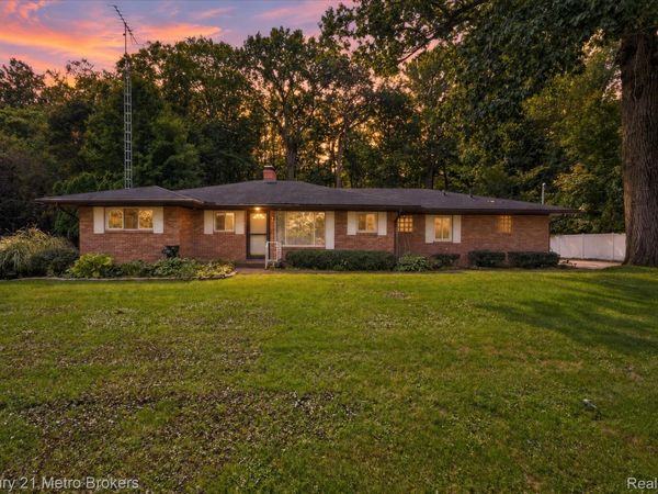 6240 Woodmoor Drive, Burton, Mi 48509