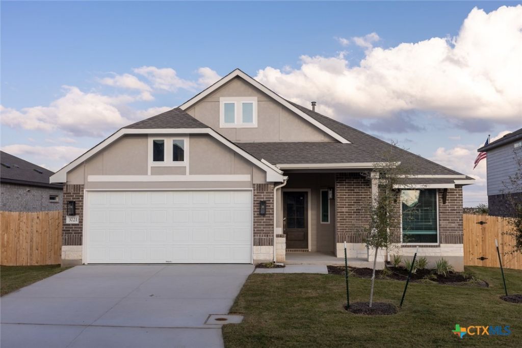 3721 Pin Oak Hills , Seguin, TX 78155 Main Photo