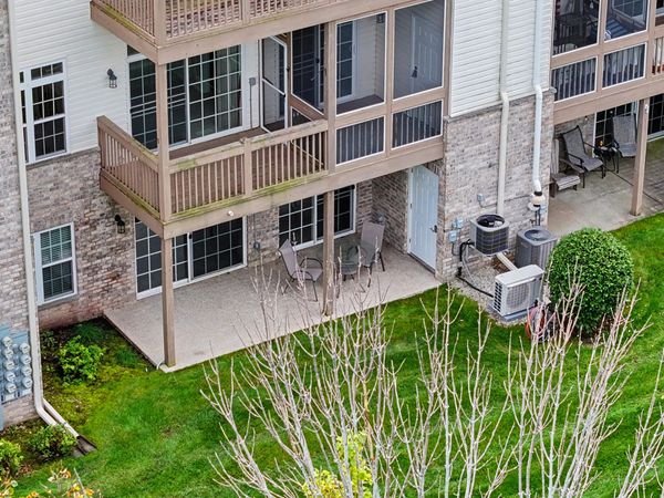 9227 S 54th St, Franklin, WI 53132