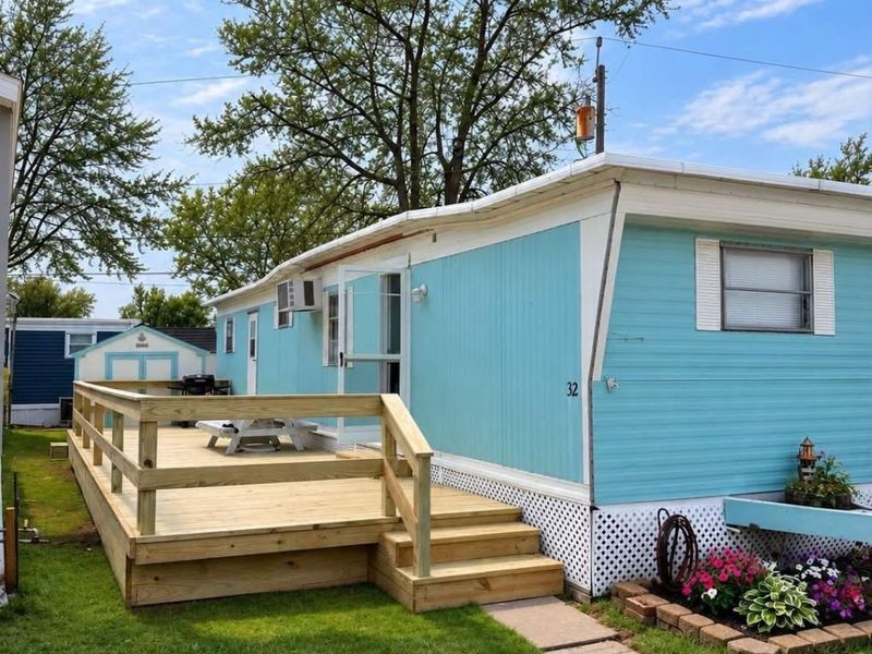 2045 E Sand Road, Unit 32, Port Clinton, OH 43452 Photo 2
