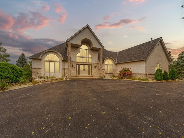 1135 3rd Street NE, Faribault, MN 55021