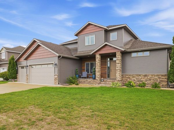2815 PYLE Lane E, West Fargo, ND 58078