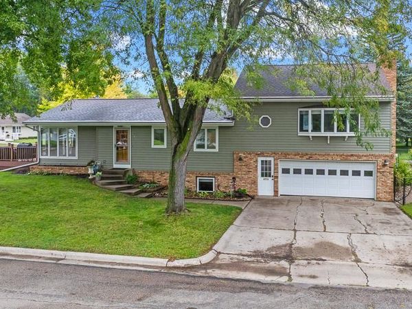 402 N Minnesota Street, Marshall, MN 56258