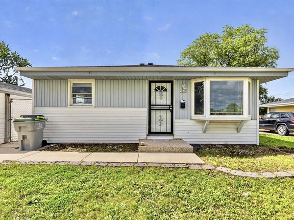 5765 N 89th STREET, Milwaukee, WI 53225