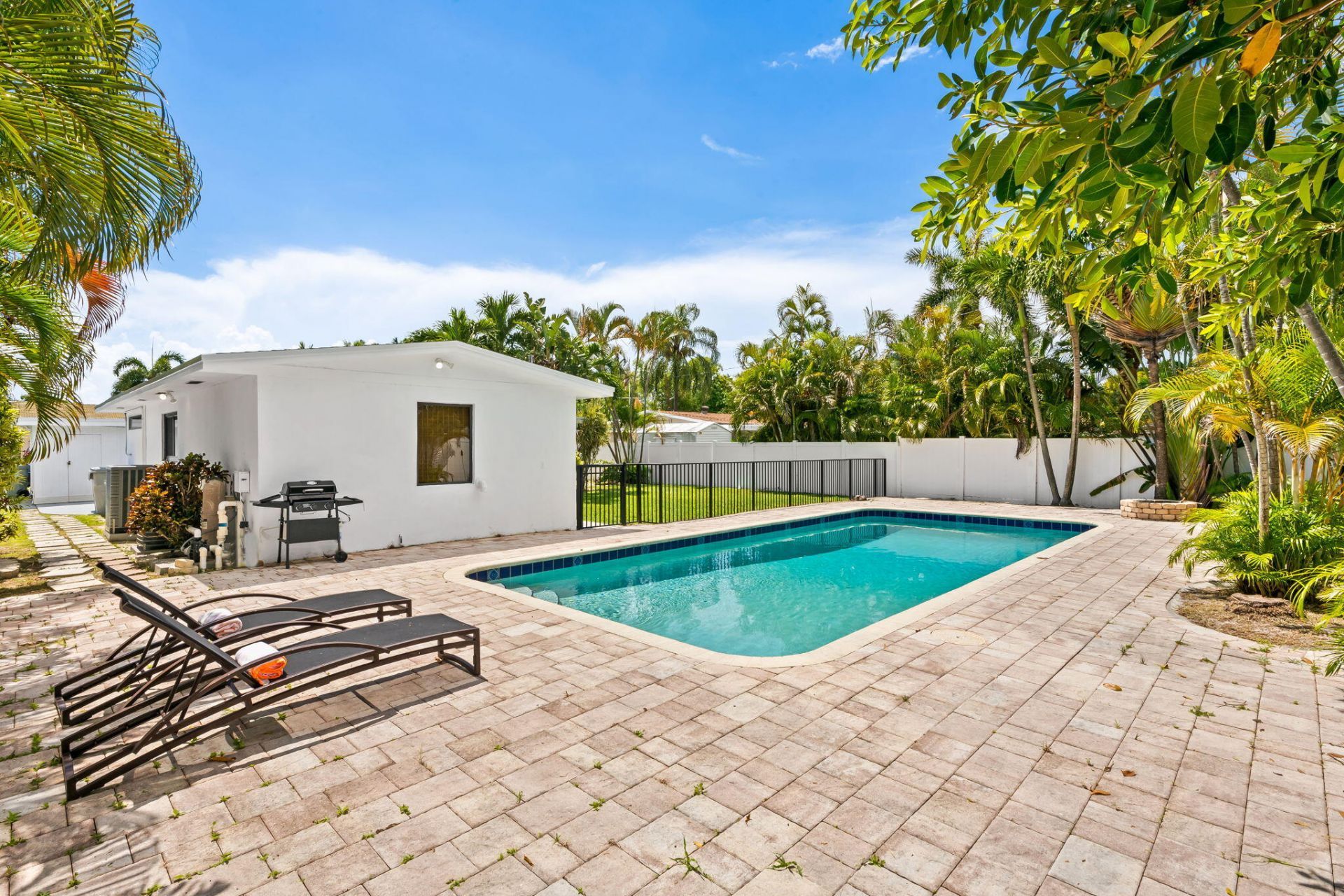 413 NE 25th Avenue, Pompano Beach, FL 33062 Photo