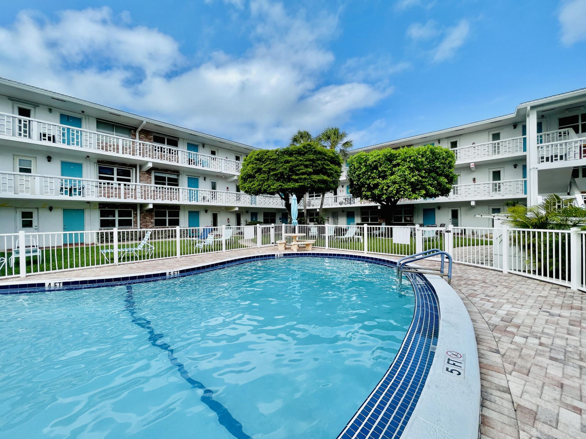 234 Hibiscus Avenue, Unit 271, Lauderdale by the Sea, FL 33308 Photo