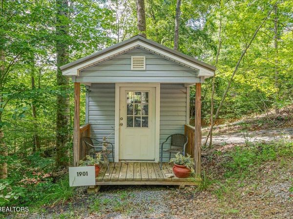 1901 Bootbluff Tr, Dandridge, TN 37725