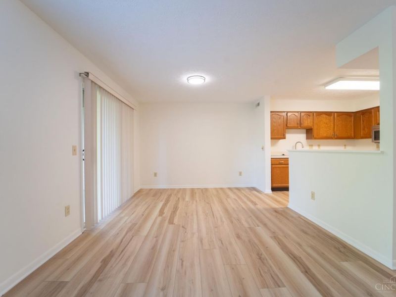 4320 Crystal Court, Unit 202, Deerfield Township, OH 45040 Photo 8
