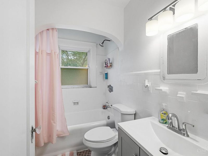 4423 Erie Avenue, Cincinnati, OH 45227 Photo 8