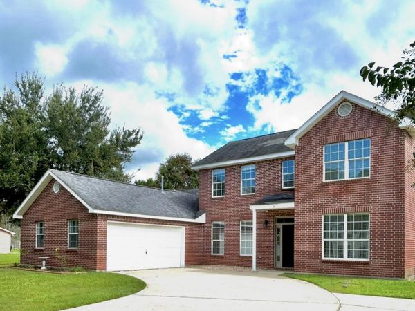 18 Lakeview Drive, Ocean Springs, MS 39564