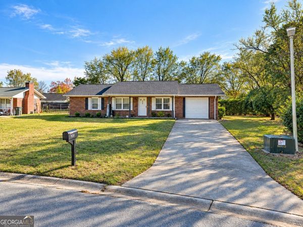 108 Lancelot Court, Warner Robins, GA 31093