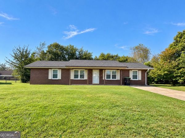 108 Lancelot Court, Warner Robins, GA 31093