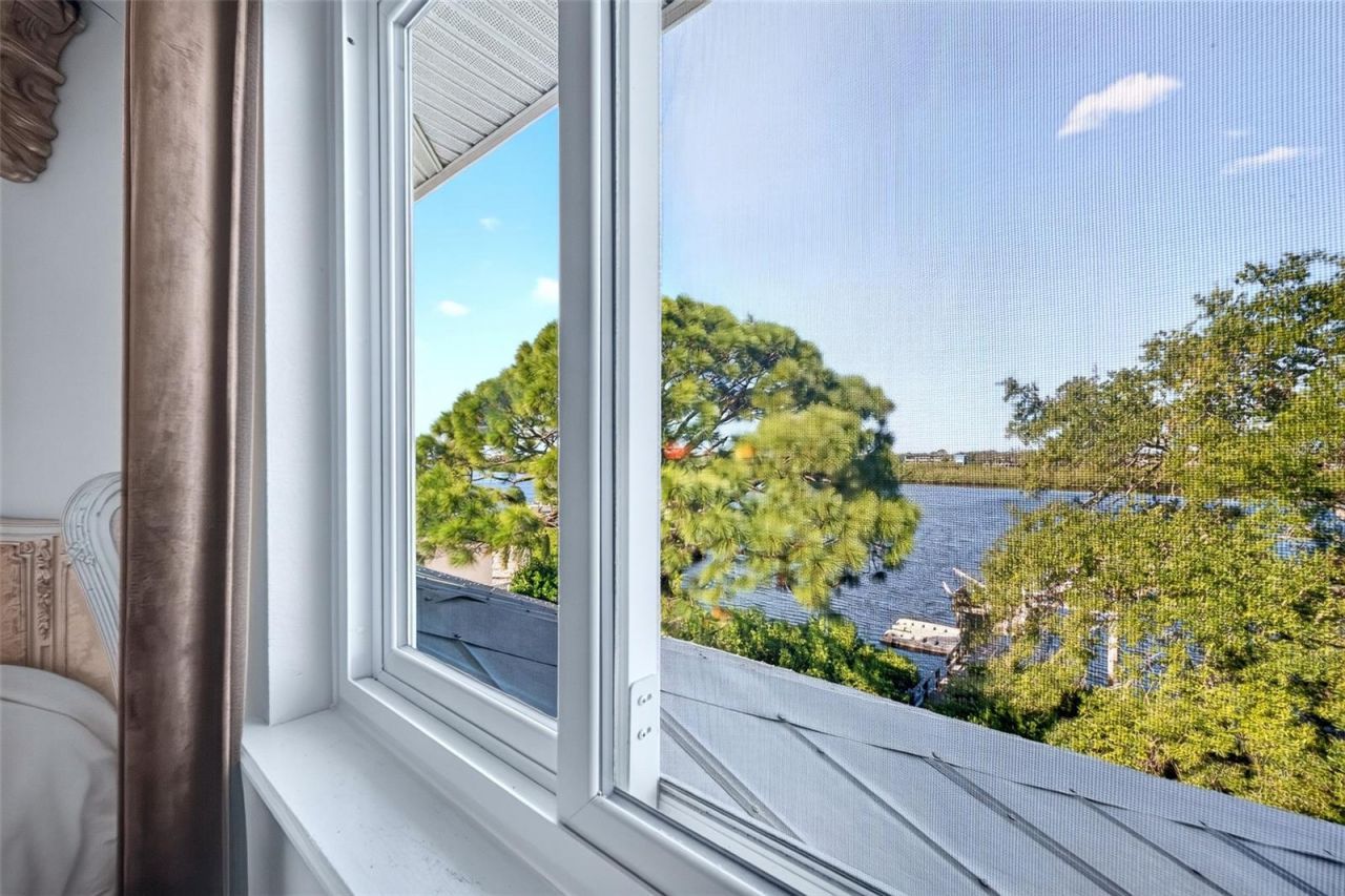 1538 Riverside Drive, Tarpon Springs, FL 34689 Photo