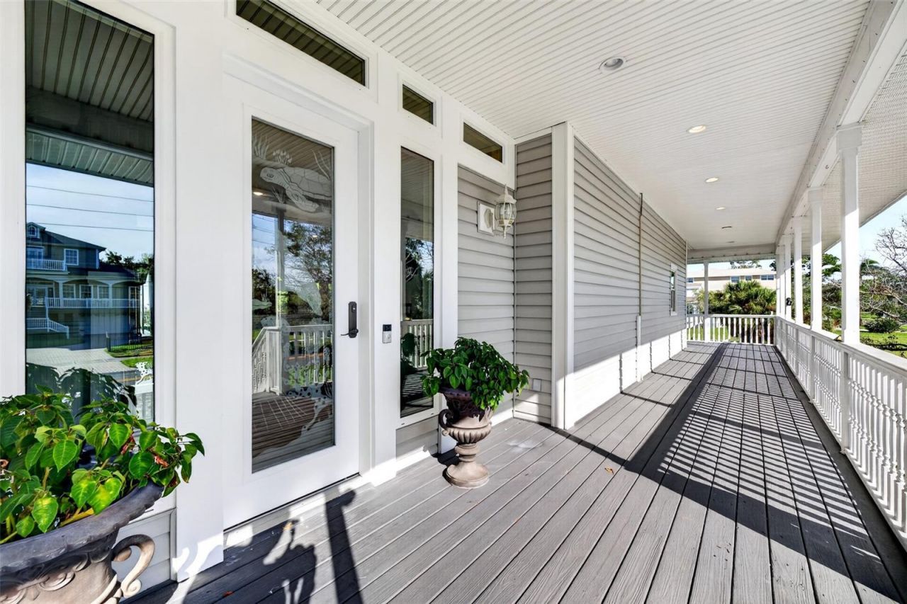 1538 Riverside Drive, Tarpon Springs, FL 34689 Photo
