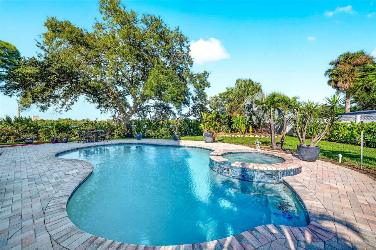 1538 Riverside Drive, Tarpon Springs, FL 34689 Photo