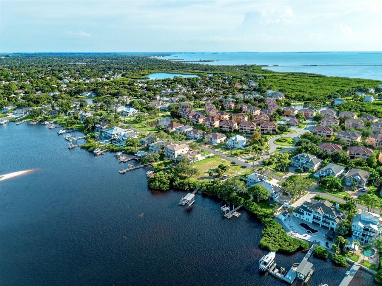 1538 Riverside Drive, Tarpon Springs, FL 34689 Photo