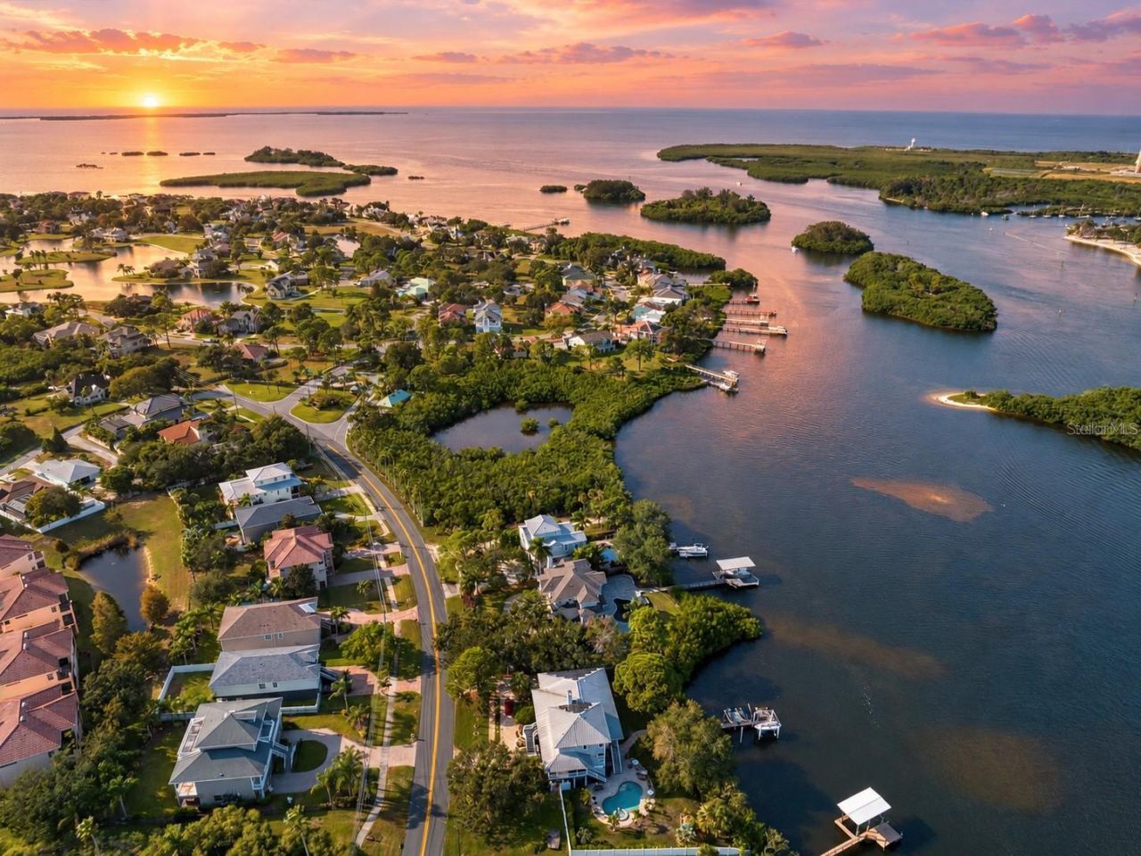 1538 Riverside Drive, Tarpon Springs, FL 34689 Photo