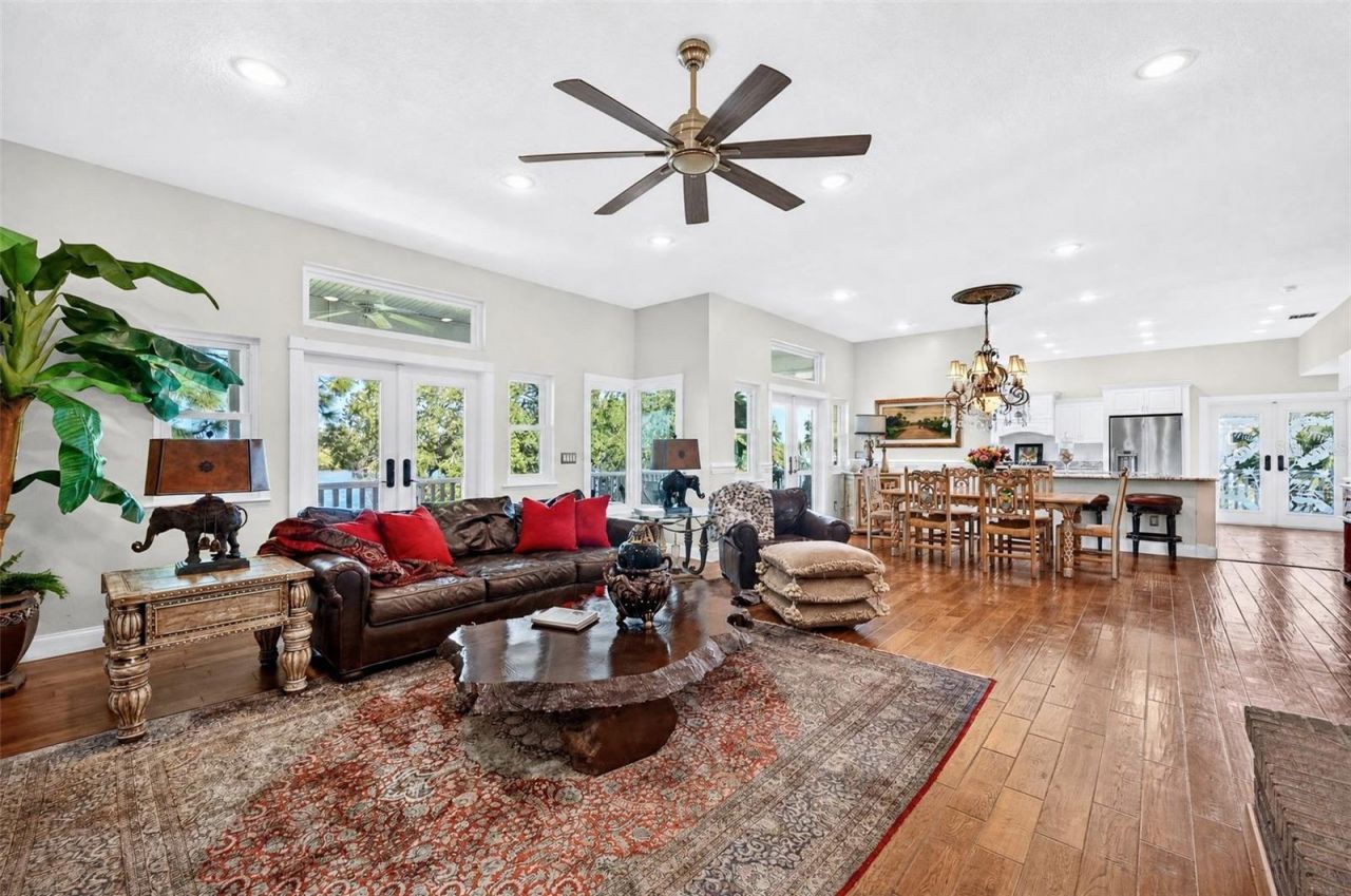 1538 Riverside Drive, Tarpon Springs, FL 34689 Photo