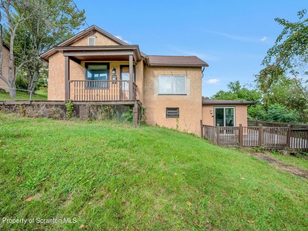 105 Division Street , Mayfield, PA 18433