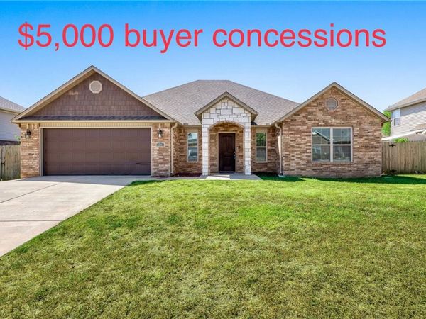 711 Paint Lane , Centerton, AR 72719