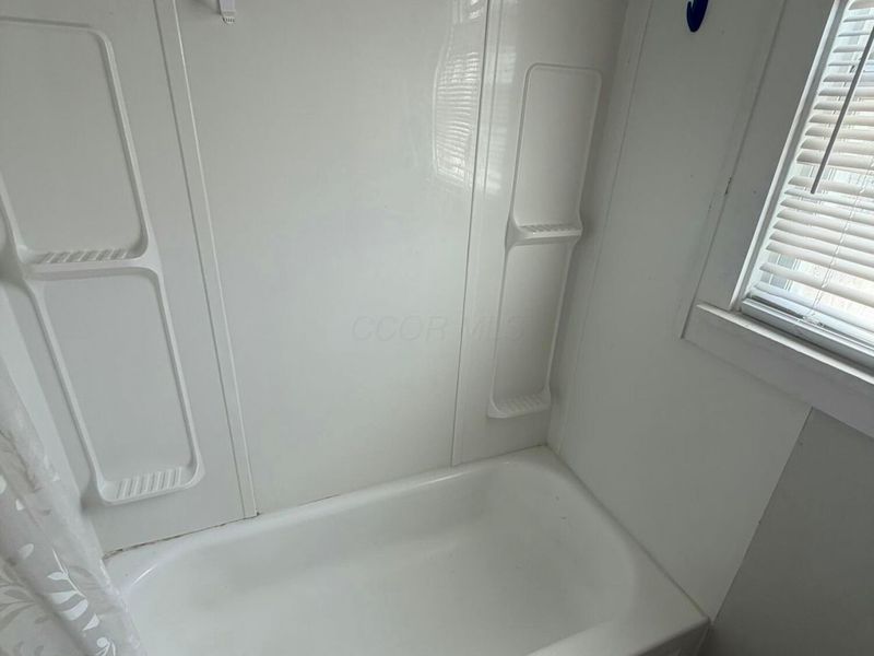 377 E Hinman Avenue, Unit 377, Columbus, OH 43207 Photo 13