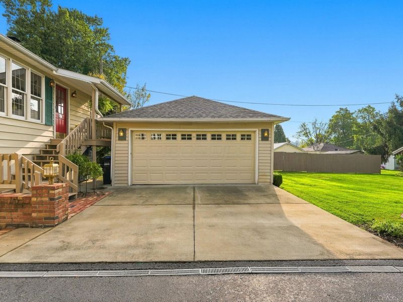 2448 Clarendon Avenue , Zanesville, OH 43701 Photo 11