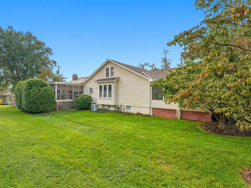 2448 Clarendon Avenue , Zanesville, OH 43701 Photo 3