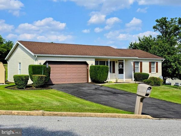 6 MEADOWVIEW DRIVE, CARLISLE, PA 17013