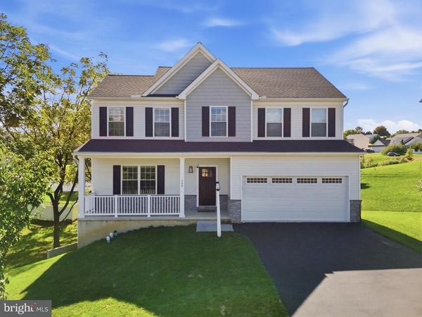 160 PAYNE DRIVE, MOUNT WOLF, PA 17347