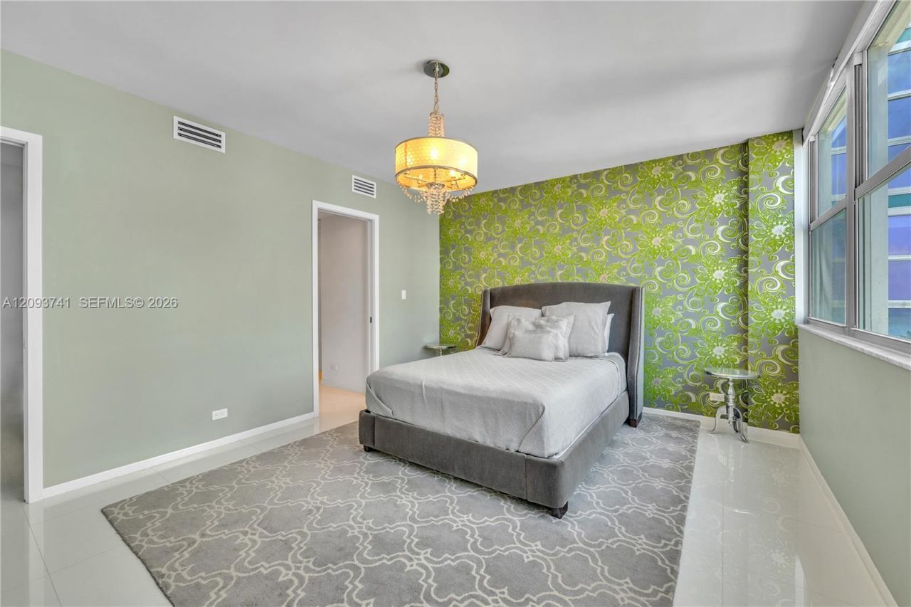 5055 Collins Ave , Unit 7A, Miami Beach, FL 33140 Photo