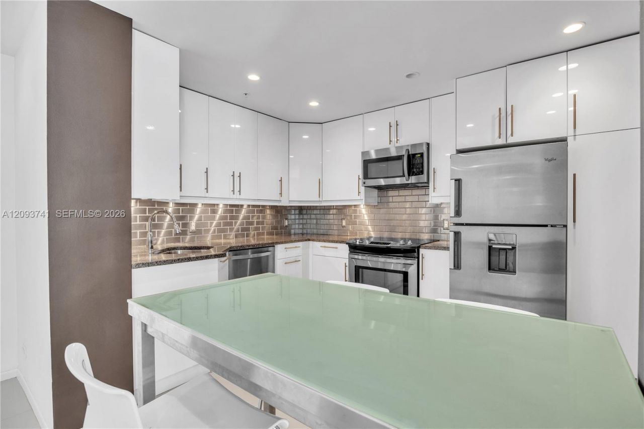 5055 Collins Ave , Unit 7A, Miami Beach, FL 33140 Photo