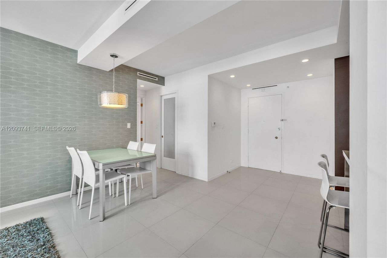 5055 Collins Ave , Unit 7A, Miami Beach, FL 33140 Photo
