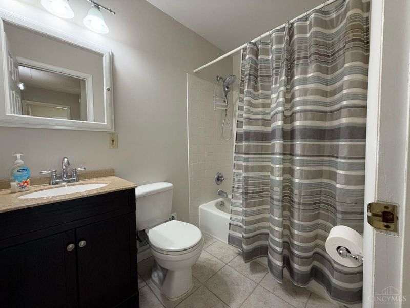 5786 Fourson Drive, Delhi Township, OH 45233 Photo 18