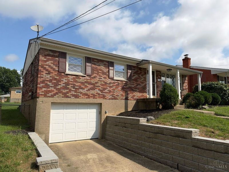 5786 Fourson Drive, Delhi Township, OH 45233 Photo 2