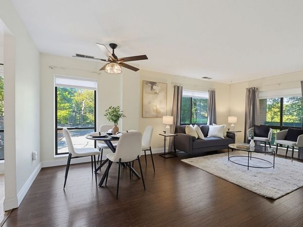 4 Summit Dr, Unit 001, Reading, MA 01867
