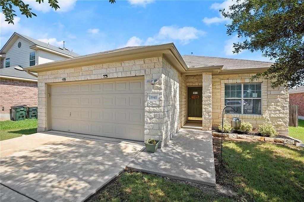 1941 Amberwood Loop, Kyle, TX 78640 Main Photo