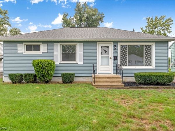 324 Lynn Drive , Cuyahoga Falls, OH 44221