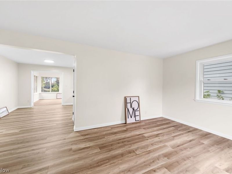 324 Lynn Drive, Cuyahoga Falls, OH 44221 Photo 2
