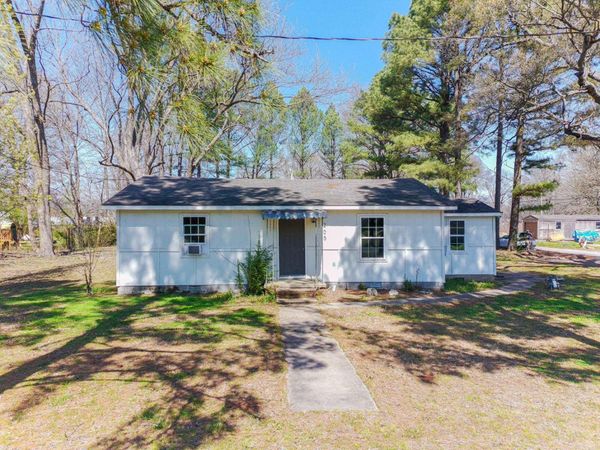 205 E Matthews Street , Brookland, AR 72417