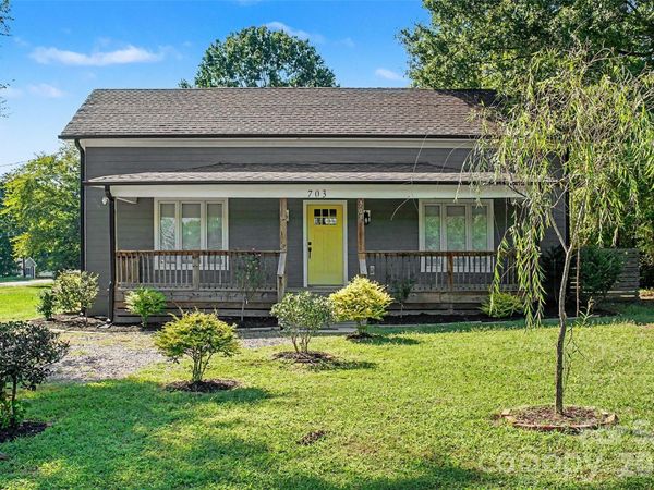 703 N Enochville Avenue , Kannapolis, NC 28081