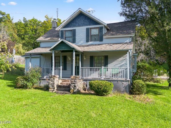 552 Ridge Avenue, Dallas, PA 18612