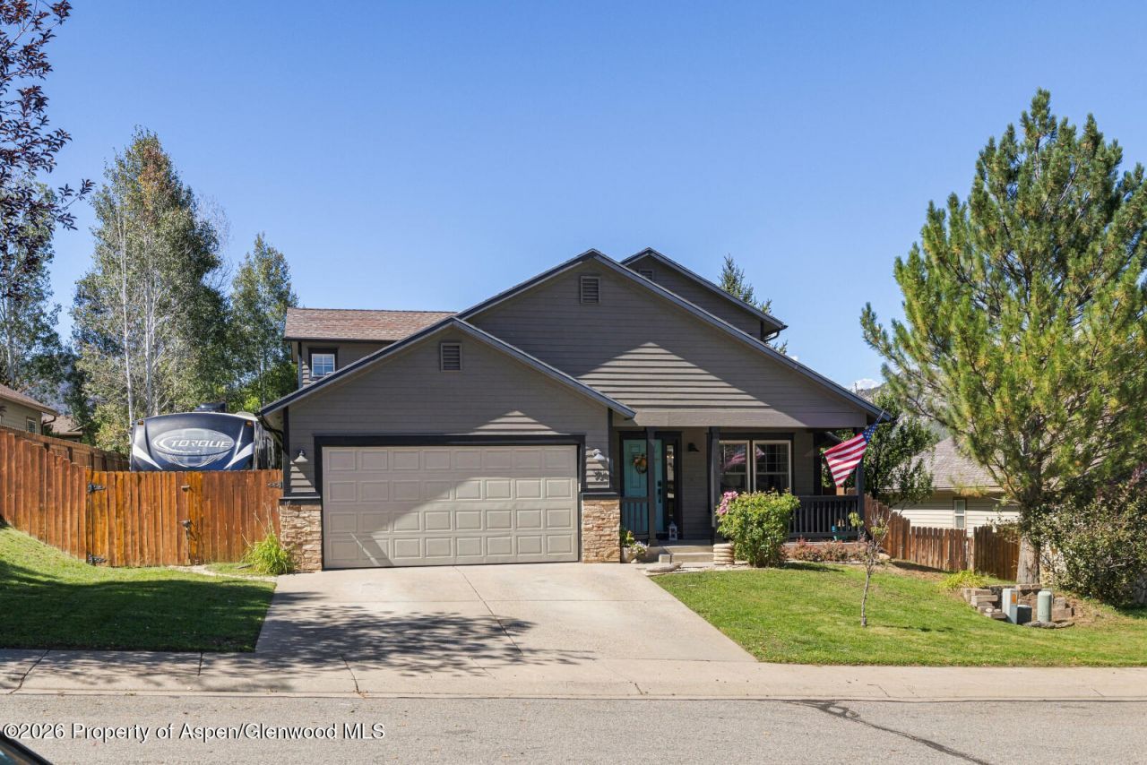 734 Storm King Circle, New Castle, CO 81647 Main Photo