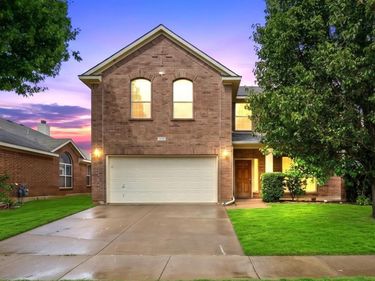 412 Flowering Plum Lane, Fort Worth, TX 76140