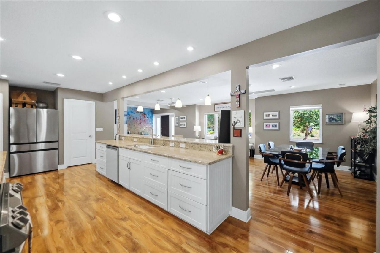 942 Virginia Drive, Sarasota, FL 34234 Photo