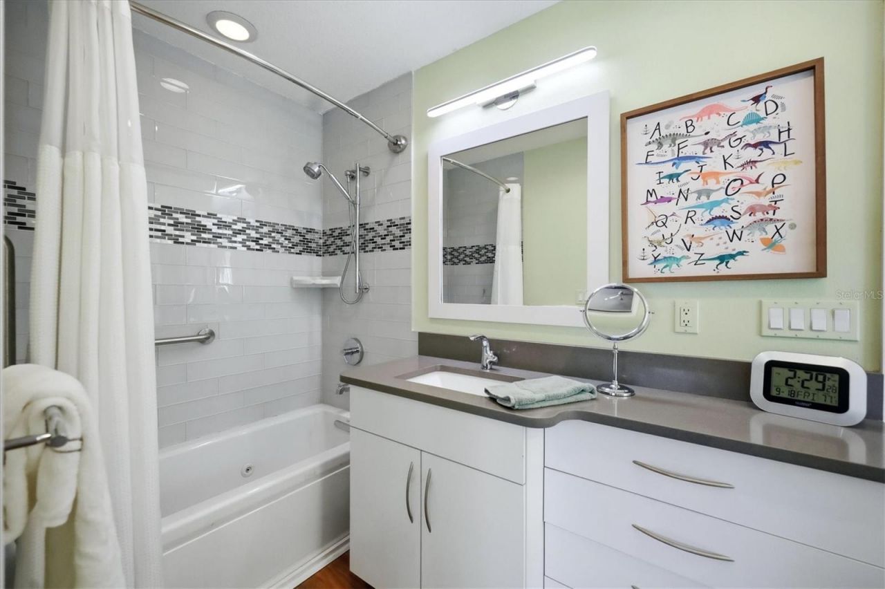 942 Virginia Drive, Sarasota, FL 34234 Photo