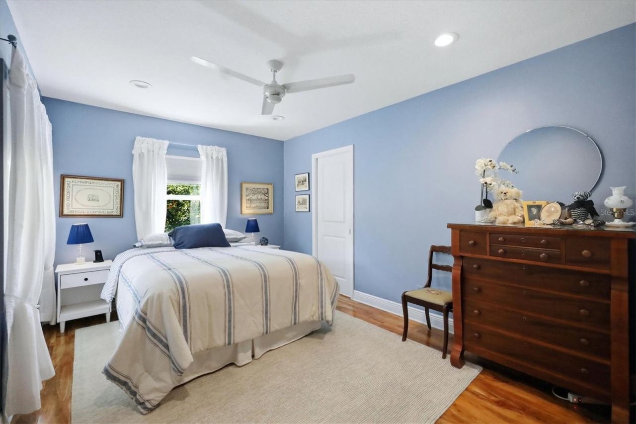 942 Virginia Drive, Sarasota, FL 34234 Photo