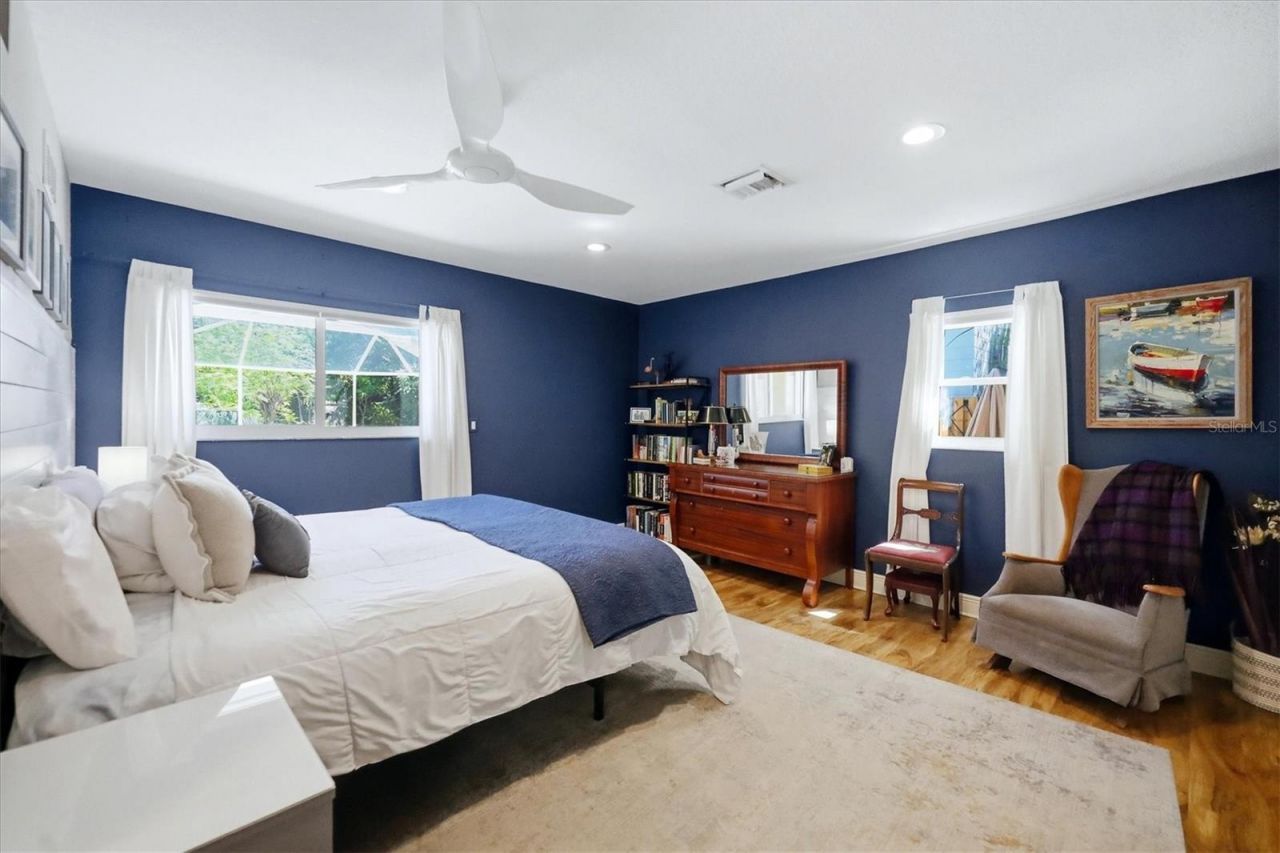 942 Virginia Drive, Sarasota, FL 34234 Photo